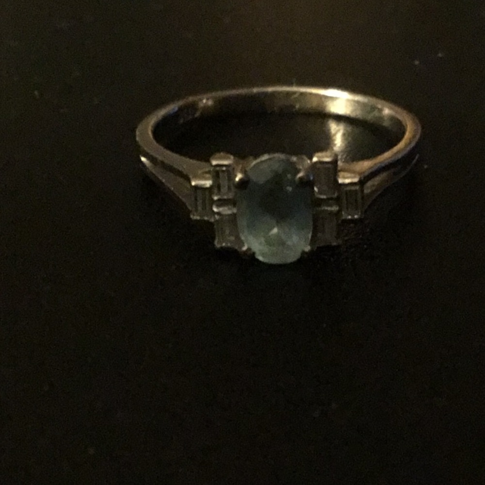 Elegant Silver Ring with Blue Gemstone